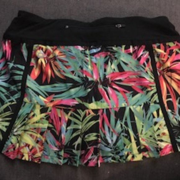 Fabletics running skirt/shorts - Picture 2 of 3